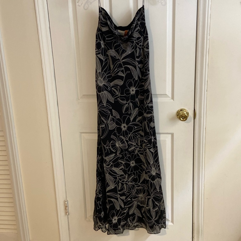 Nice black & white flowers dress